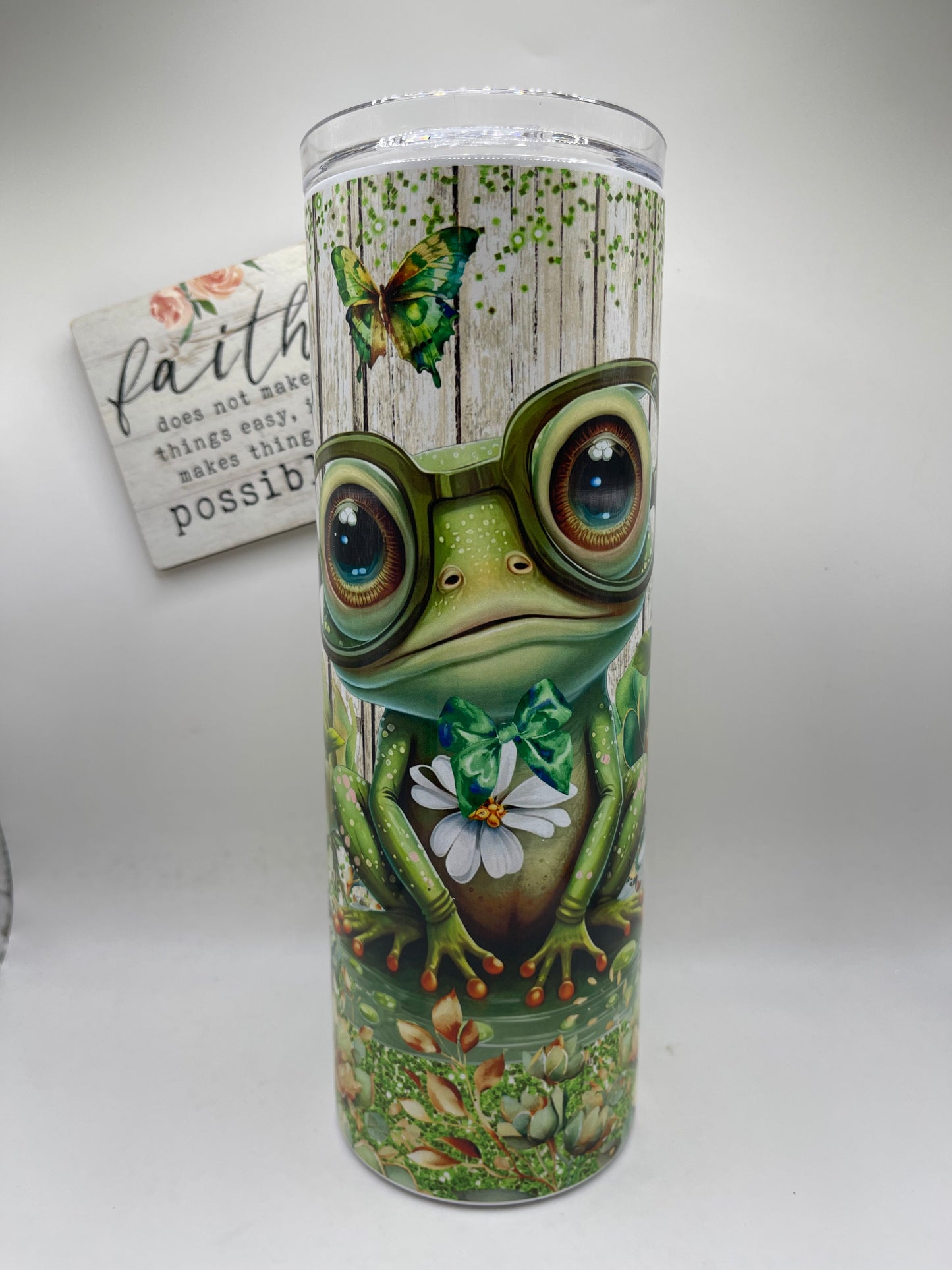 20oz Frog with Glasses